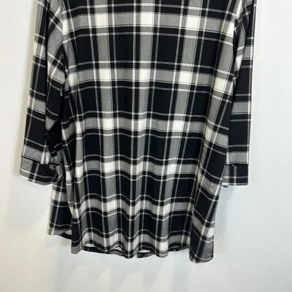 Market & Spruce Black and White Plaid Top - Picture 9 of 9